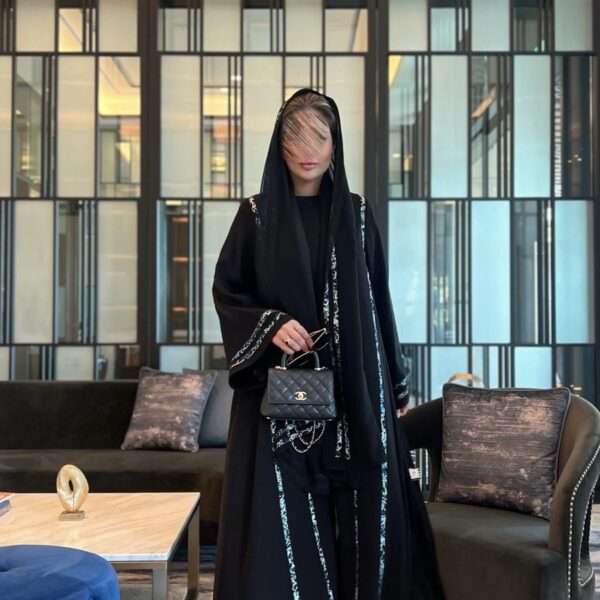 عباية لاينات فن الابستراكت